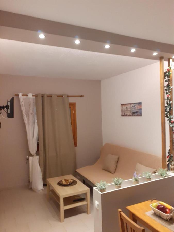 Elaionas Apt. Psakoudia Luaran gambar